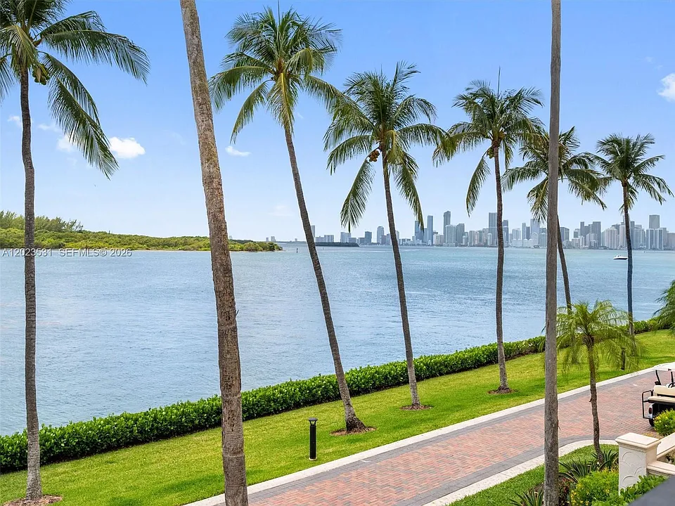 2425 Fisher Island Dr #5205