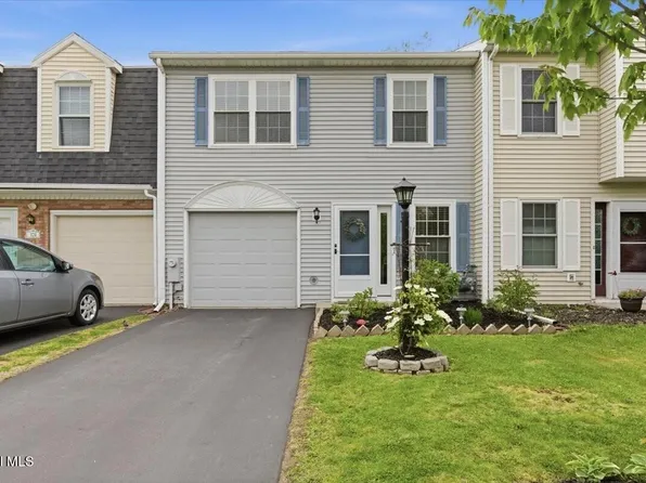 126 Bridgewood Lane, Watervliet, NY 12189