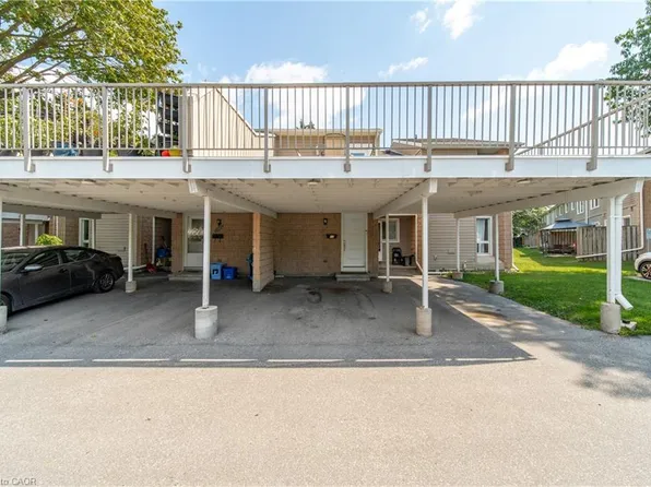 65 Glamis Rd #19, Cambridge, ON N1R 6W4