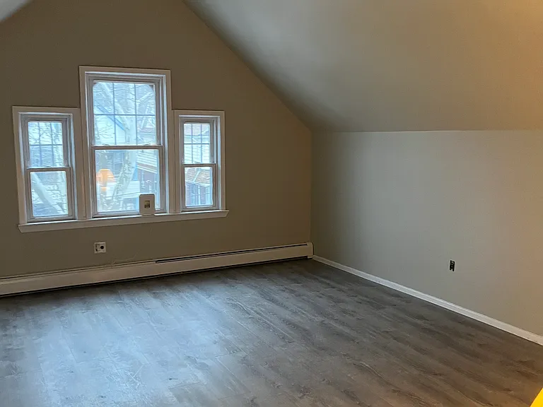 354 Hoyt Ave #2 — Photo 8