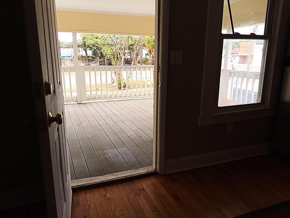 5th image of 104 W Amelia Ave #1-6
