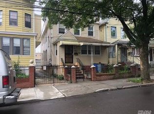 10840 37th Dr, Flushing, NY 11368