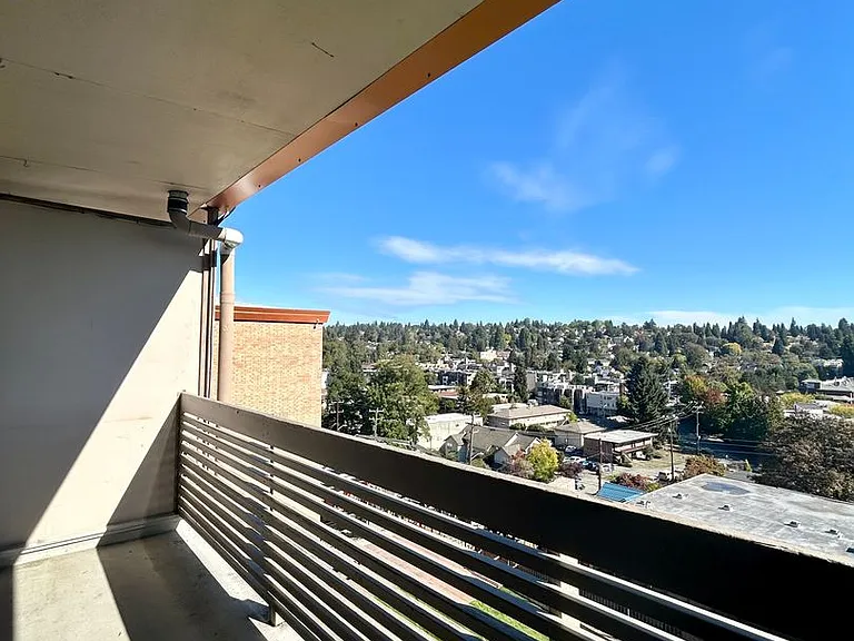 Village Vista Apartments — Photo 79