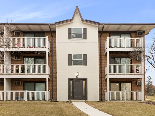 133 Gregory St APT 6, Aurora, IL 60504