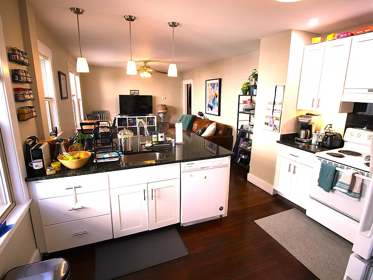 59 Fairmont St #1 — Photo 1