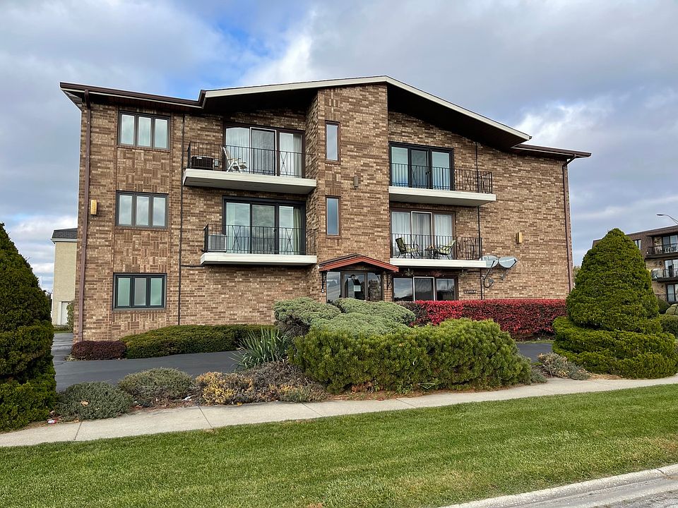 1st image of 10440 Mansfield Ave APT 2