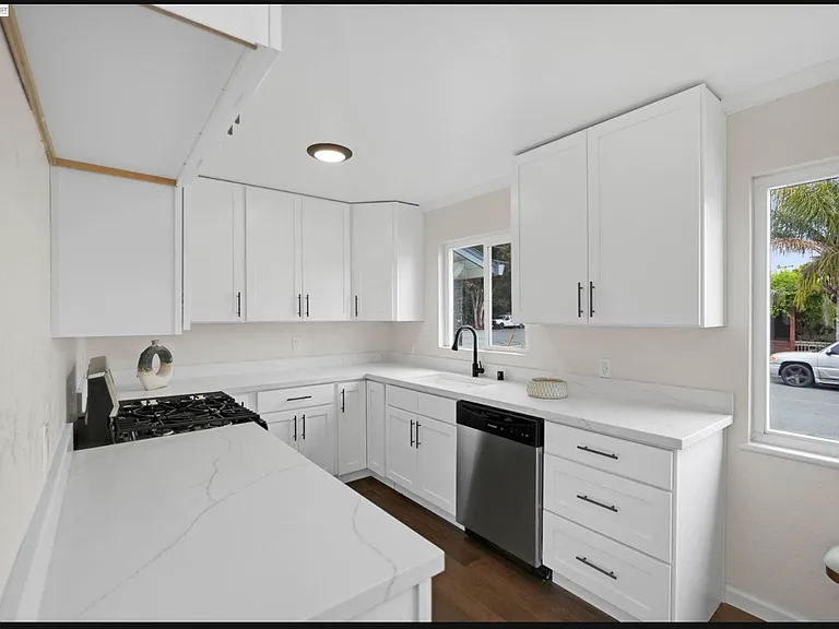 7 Newhall St — Photo 4