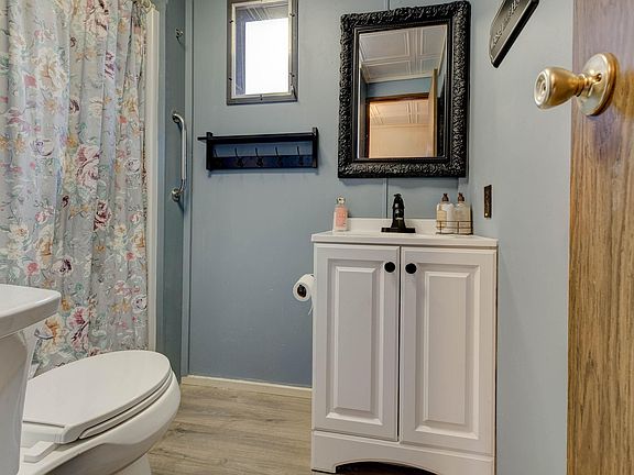 3rd image of 8340 Levee Rd