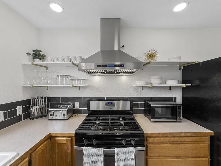 37 E North Camano Dr — Photo 10