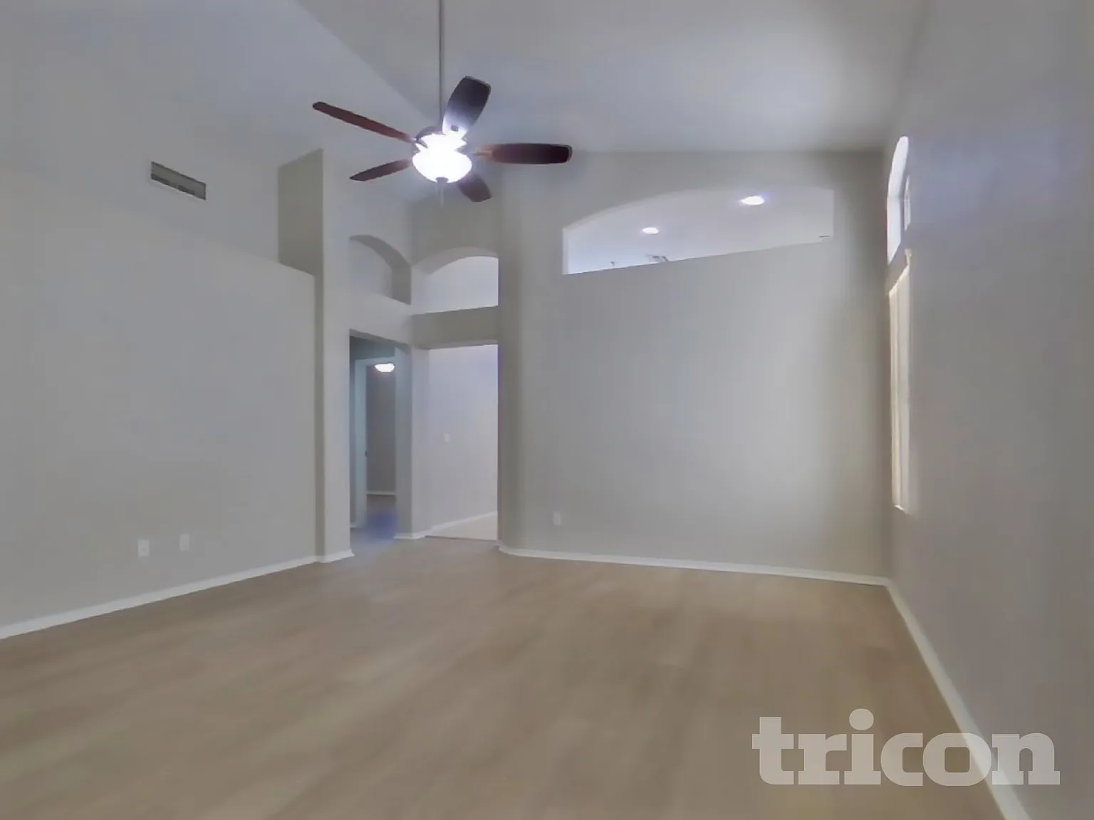 1335 W Wahalla Lane Phoenix AZ — Photo 3