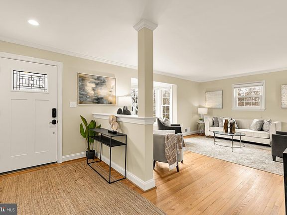 5th image of 9836 Belhaven Rd