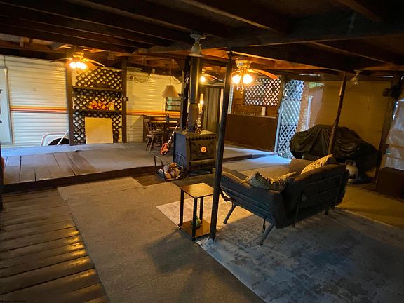 3rd image of 44 Firefly Ln