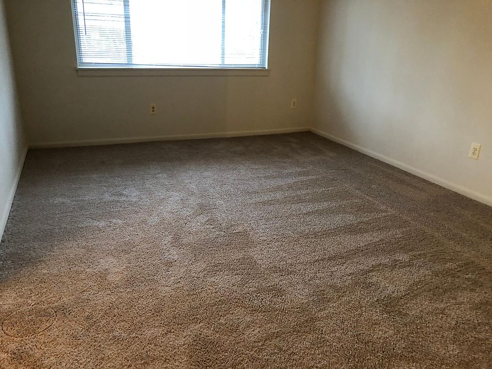 1st image of 305 Stevens Cir APT 3B