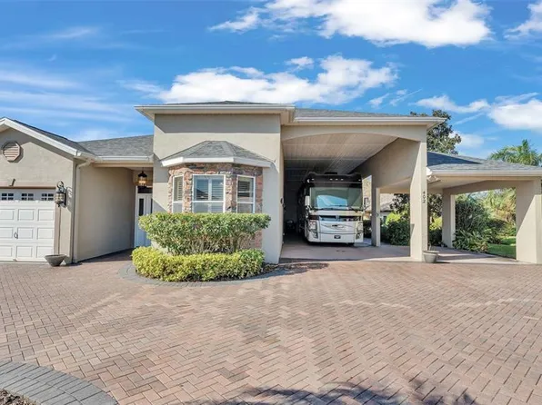 402 Cruisers Dr, Polk City, FL 33868