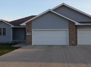 5806 W 17th St, Juniata, NE 68955