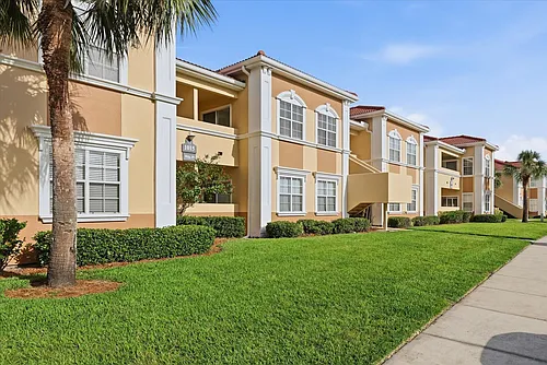 1015 Villagio Cir #202 Photo 1