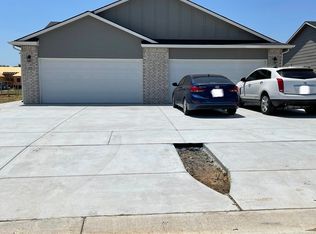 113 & 115 E Santa Fe Cir, Mulvane, KS 67110