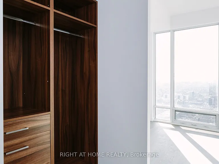 488 University Ave #2711 — Photo 17