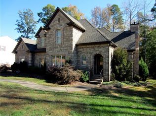 132 Homeplace Dr, Randleman, NC 27317