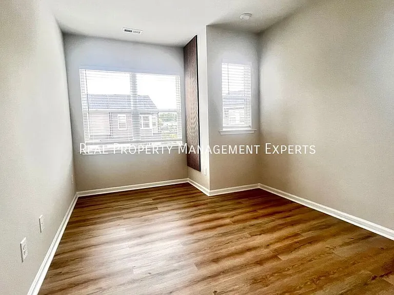 3162 Hutton Gardens Ln — Photo 15