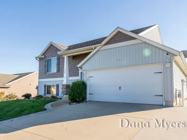 460 Green Ridge Dr SE, Caledonia, MI 49316