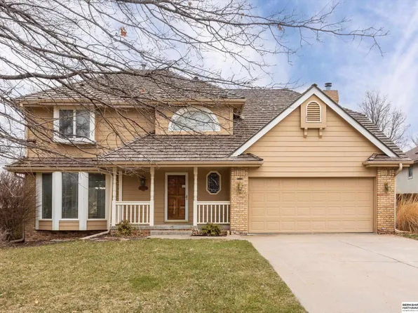 16292 Holmes St, Omaha, NE 68135
