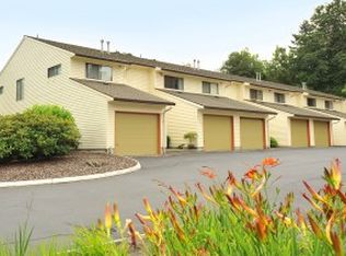 17239 Webster Rd, Gladstone, OR 97027