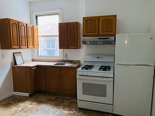 Rented by Thermos Realty & Management Inc | media 20