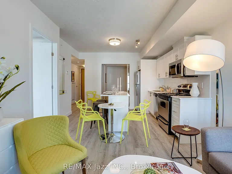 100 Bond St E #1207 — Photo 12