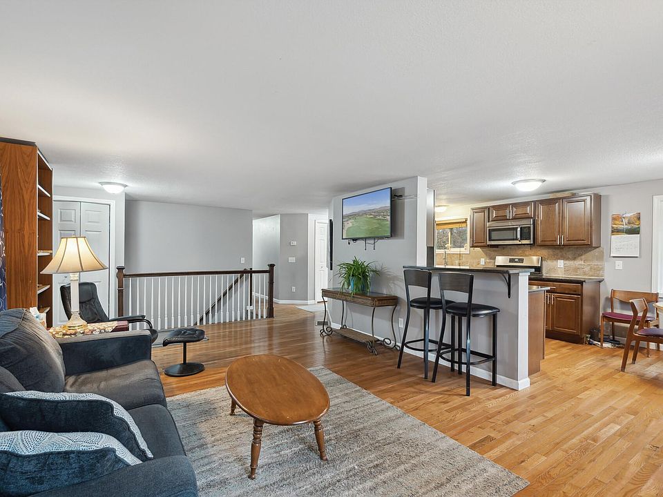 1st image of 1311 Carnelian St N