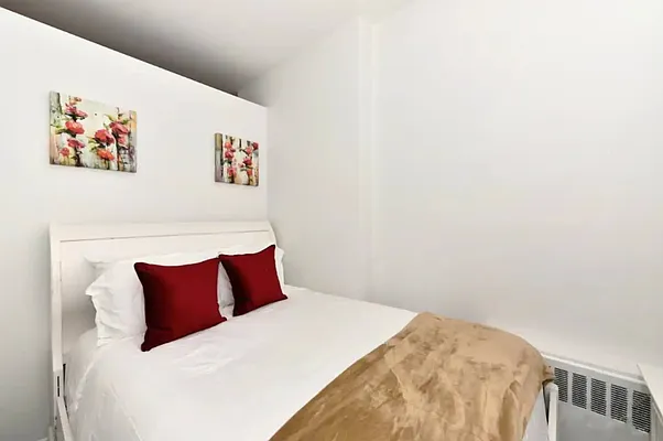 Rented by Corcoran | media 27