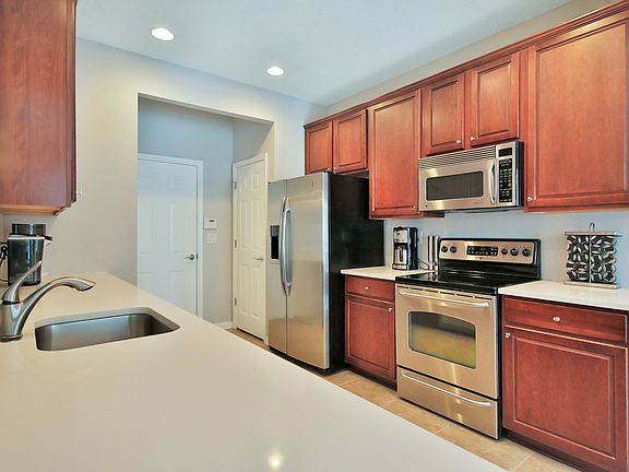 3rd image of 4027 Lionheart Dr