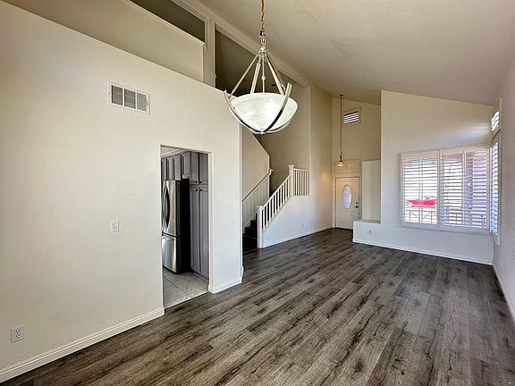 4th image of 4816 La Cumbre Dr
