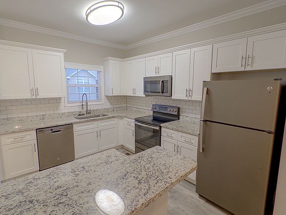 3rd image of 3049 Sunny Creek Way