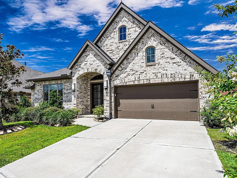 7327 Camden Crestwood Way — Photo 2
