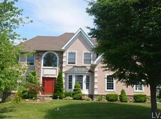 4977 W Saucon Ave, Center Valley, PA 18034