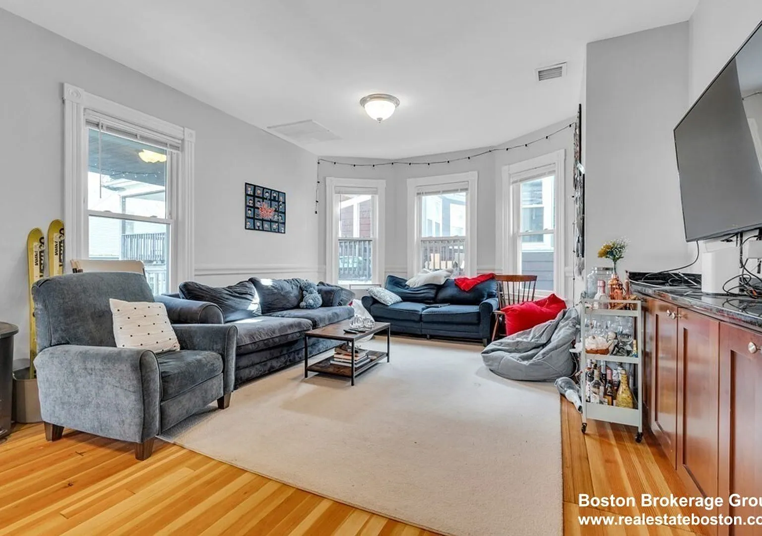 Get $1000 upon closing with monthly promo! Spacious, Luxury Apartment with Huge Sunlit rooms near... — Photo 3