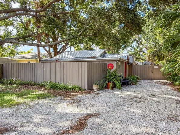 1108 Colleton Dr, Sarasota, FL 34234