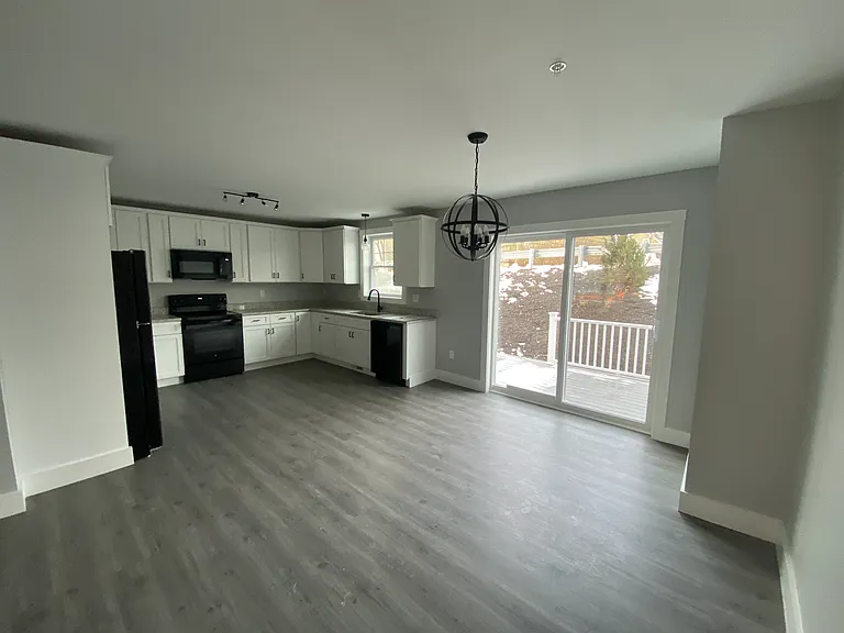 32 Main St #4 — Photo 5