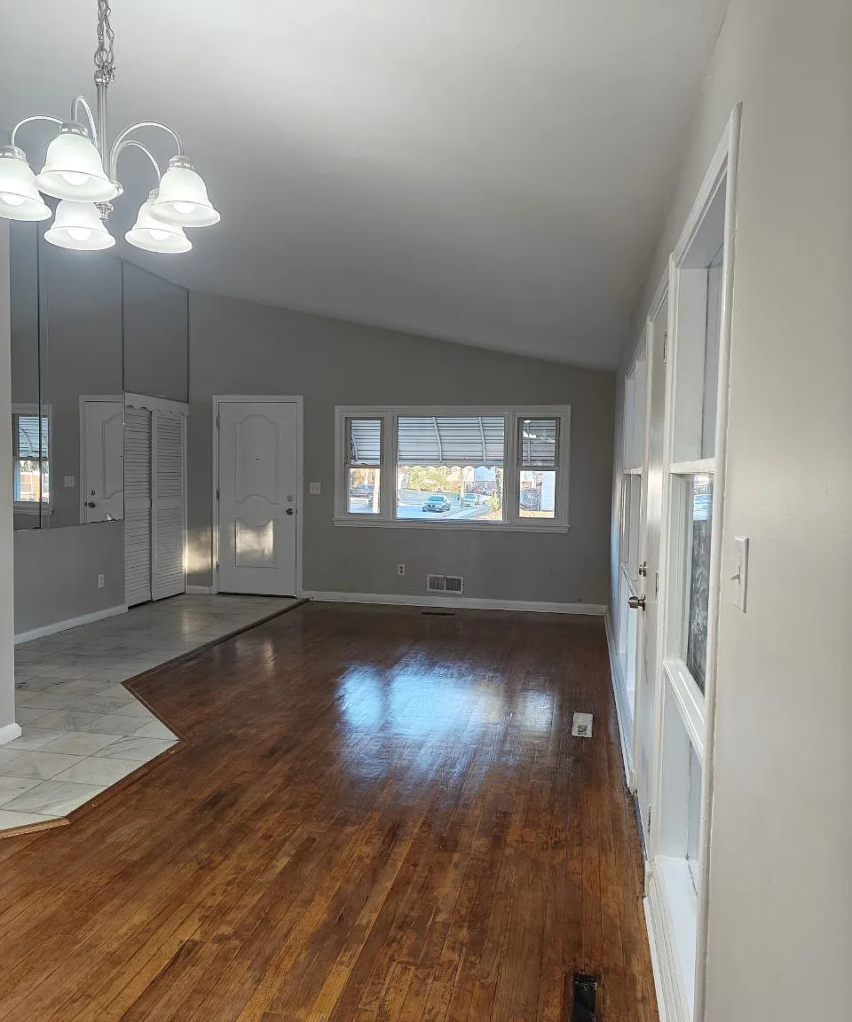 7423 Kalton Court — Photo 4