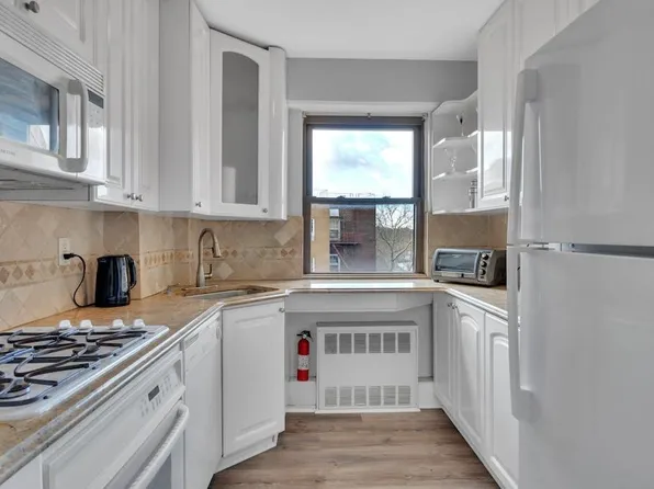 8800 Blvd East image 7 of 17