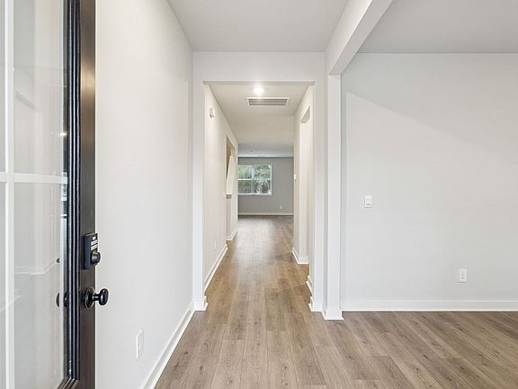 4th image of 5009 Wild Oat Cir