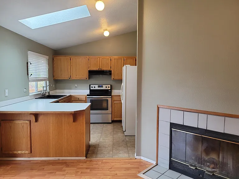 5113 SW 195th Pl — Photo 7