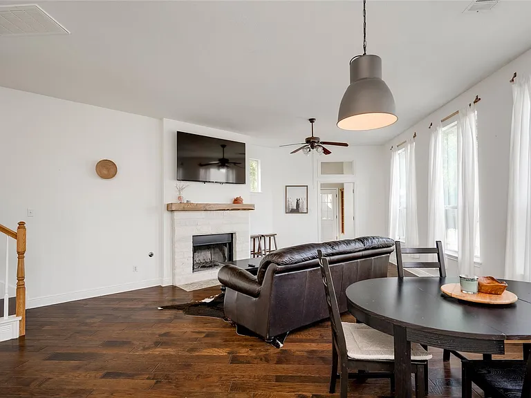 1802 Village Oak Ct — Photo 5