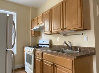 32-61 43rd St #2A, Astoria, NY 11103