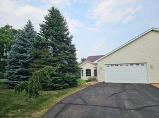 1355 Quasar Ct S, Lakeland, MN 55043