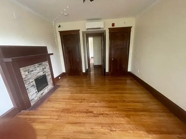185 Pine St — Photo 16