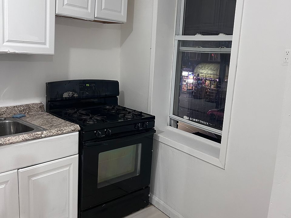 Kitchen & Kitchen window