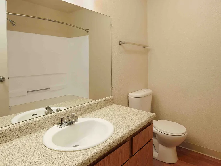 Creekside Village Apartments — Photo 15