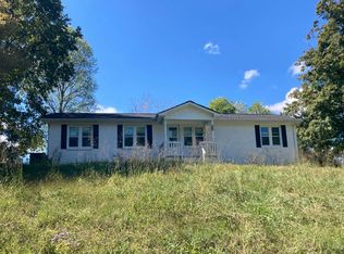 228 Howell Rd, Westmoreland, TN 37186